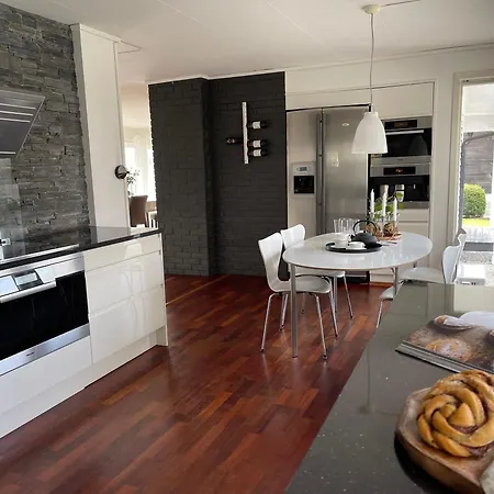 Ons, House Or For Rental, 10 Min Walk From Ons Rum i privatbostad